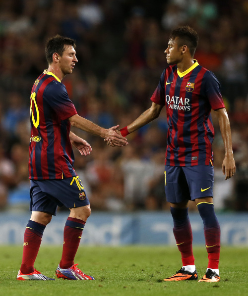 比手上的任 比手上的任